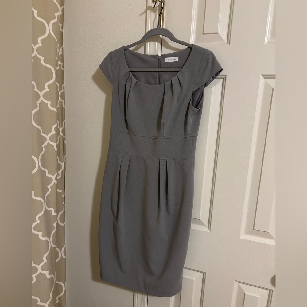 Calvin Klein Gray Pleated Cap-Sleeve Midi Sheath Dress